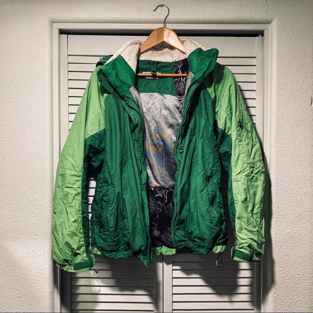 Women’s green Columbia all weather jacket